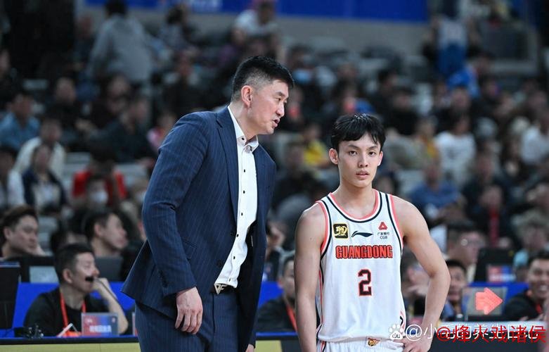 徐杰双双13+14助广东击败四川 胡金秋17分带领广厦战胜江苏 徐杰双双13+14助广东击败四川 胡金秋17分带领广厦战胜江苏