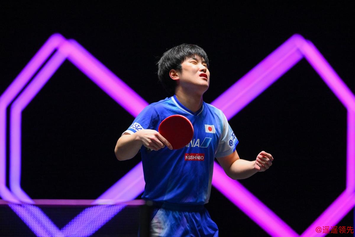 WTT多哈球星挑战赛｜薛飞阻击张本智和，国乒靠人海战术保住男单四强两席