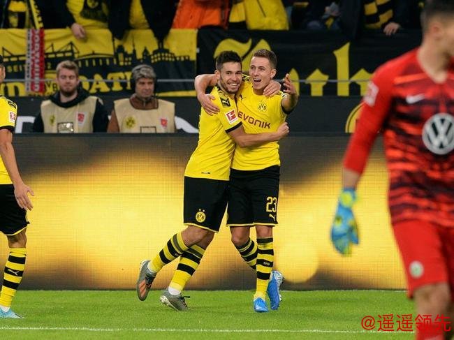 德甲-罗伊斯伤退 小阿扎尔处子球+助攻 多特3-0