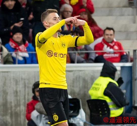 德甲-罗伊斯桑乔均2射1传 小阿扎尔破门 多特5-0