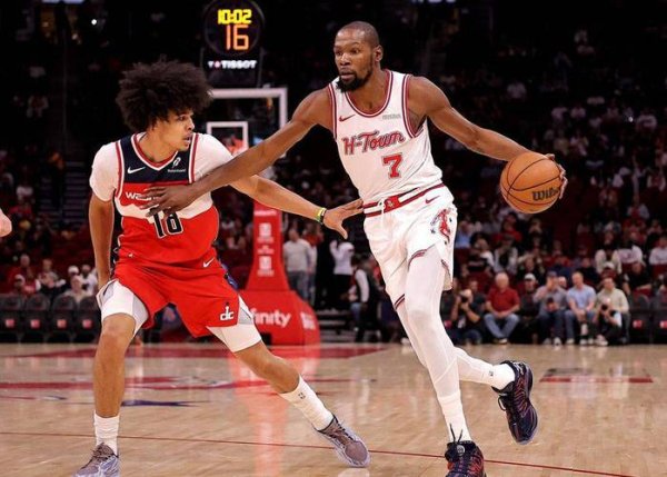 MANBETX 轰21+2+4！谢泼德展现核心潜力，杜兰特赛后大力盛赞，乌度卡直言不讳